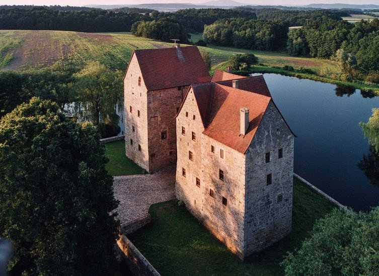 Schloss Brennhausen, Sulzdorf an der Lederhecke, Germany